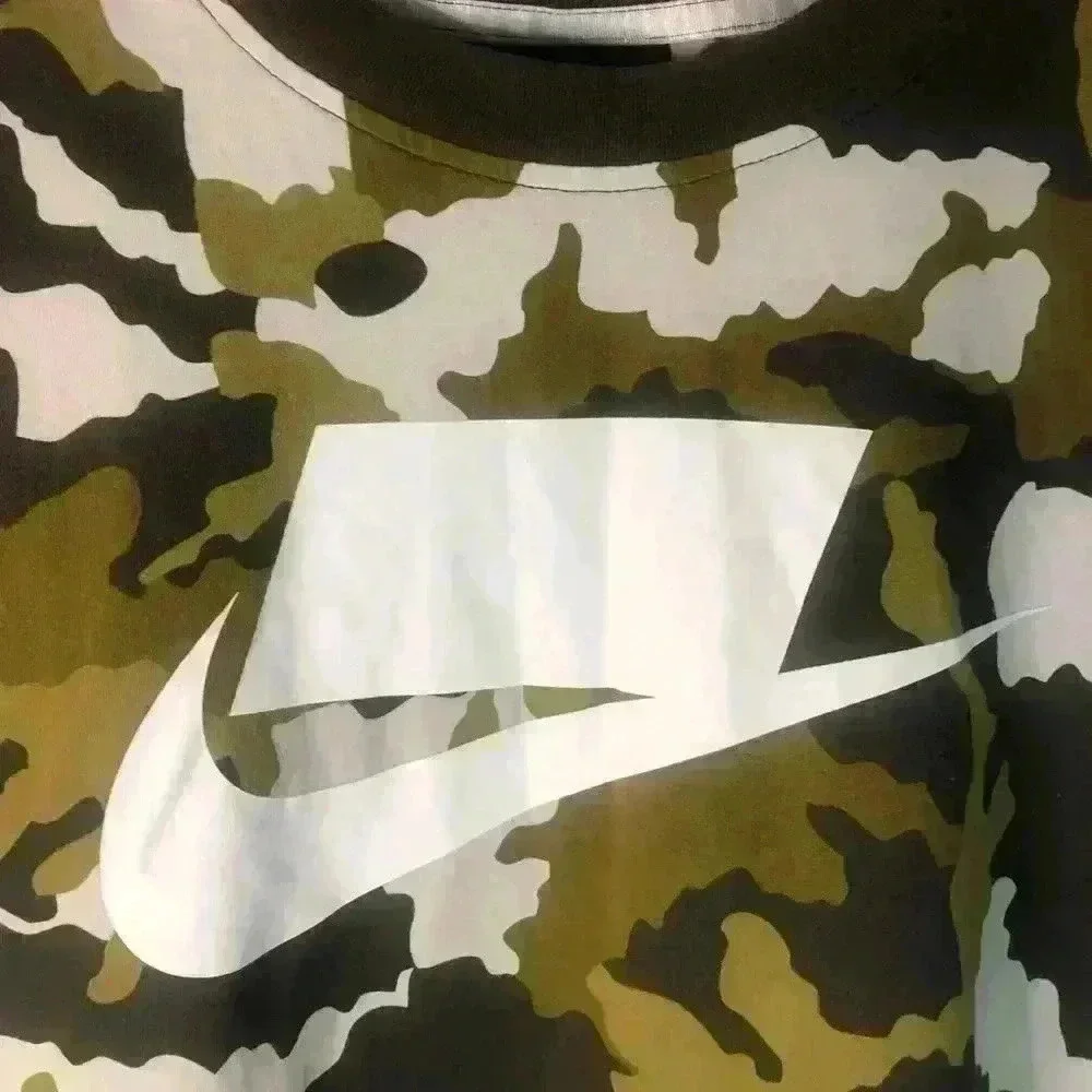 Nike green camo crop t shirt sz S